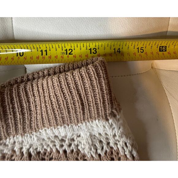 Hippie Rose Junior/Women's two piece tan and white knit lounge set size M - Picture 13 of 15